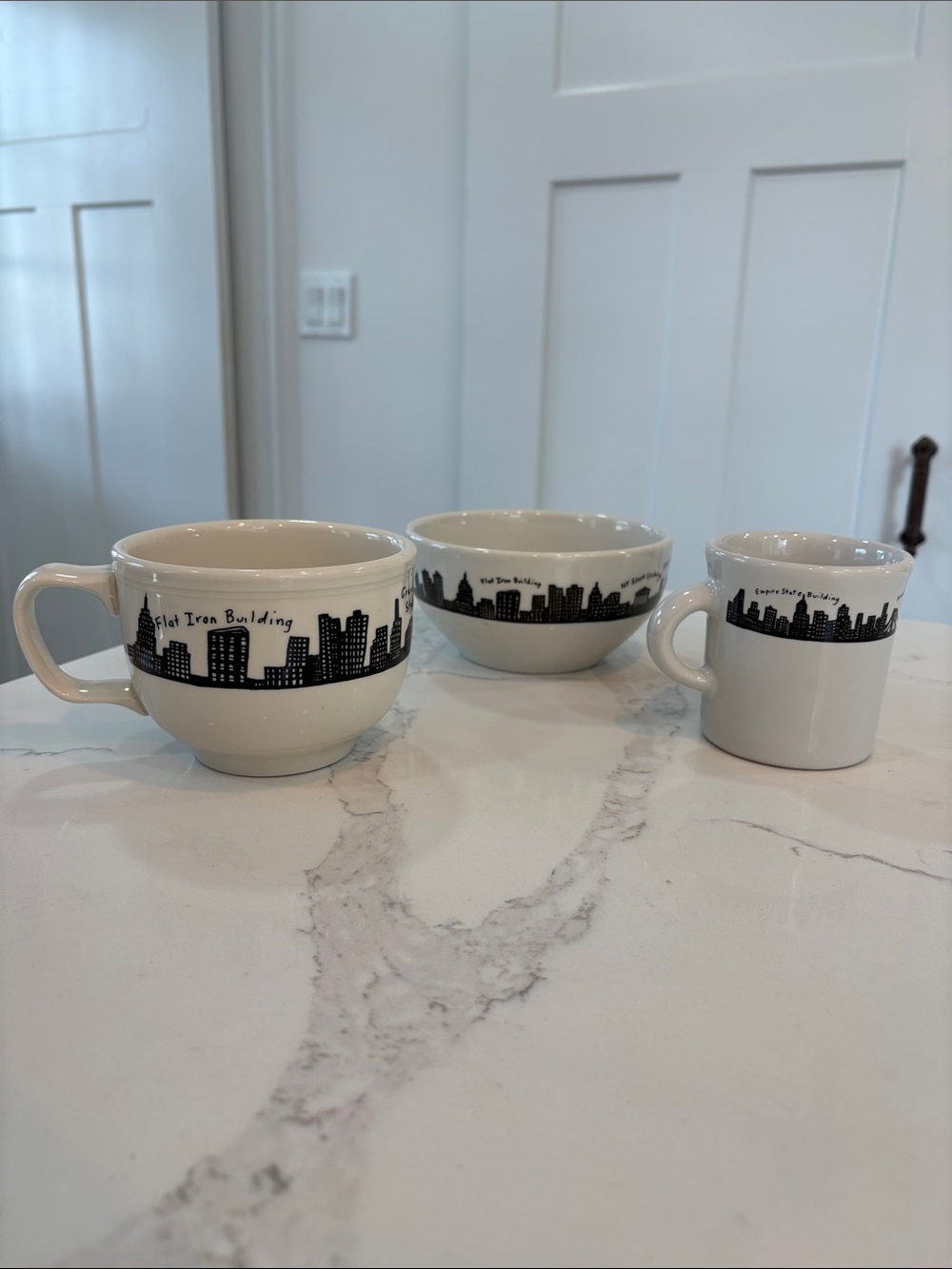 FISHS EDDY Stoneware Mug & Bowl Set White & Black New York City Skyline